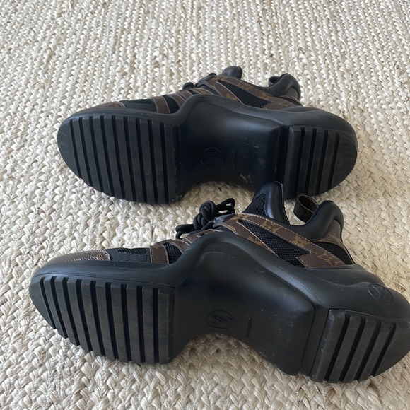 Louis Vuitton LV Archlight Sneaker - Picture 6 of 7